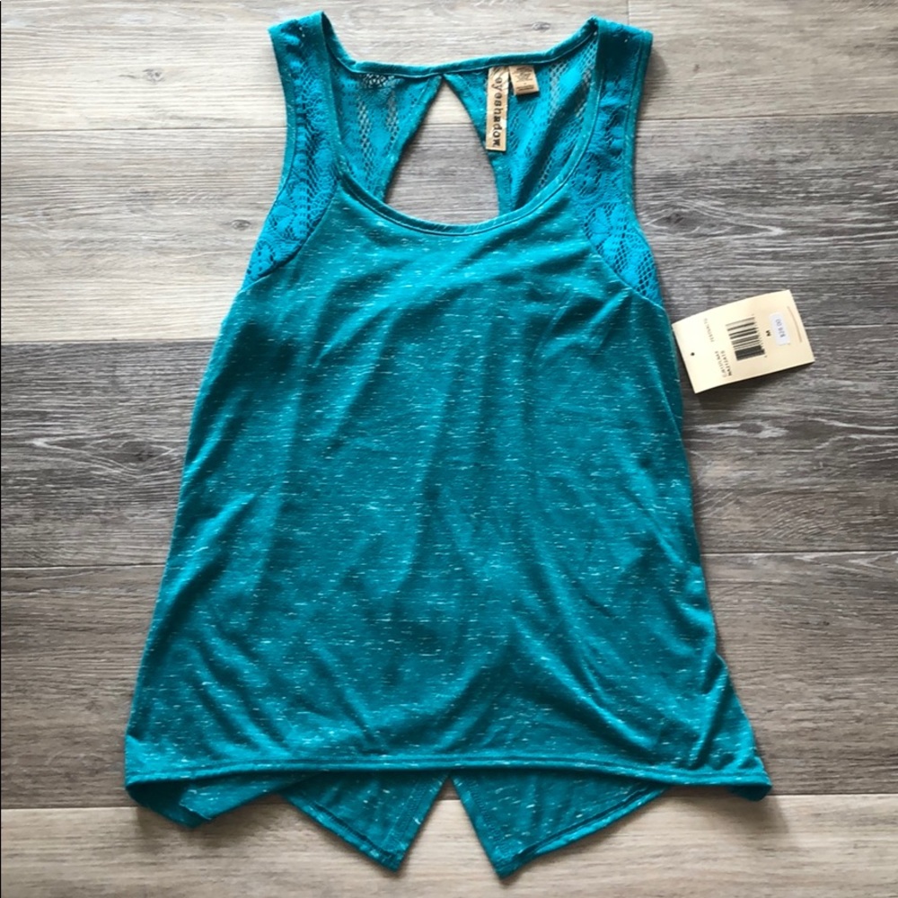 Cute tank top! ❤️